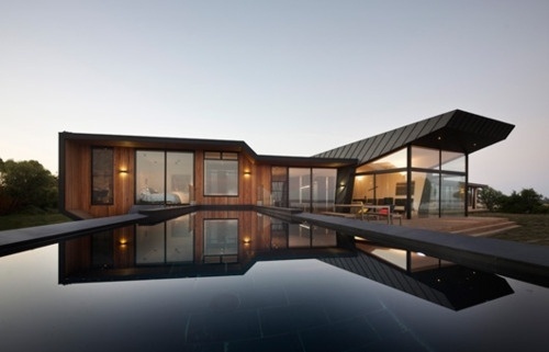 BEACHED HOUSE - The Black Workshop #architecture