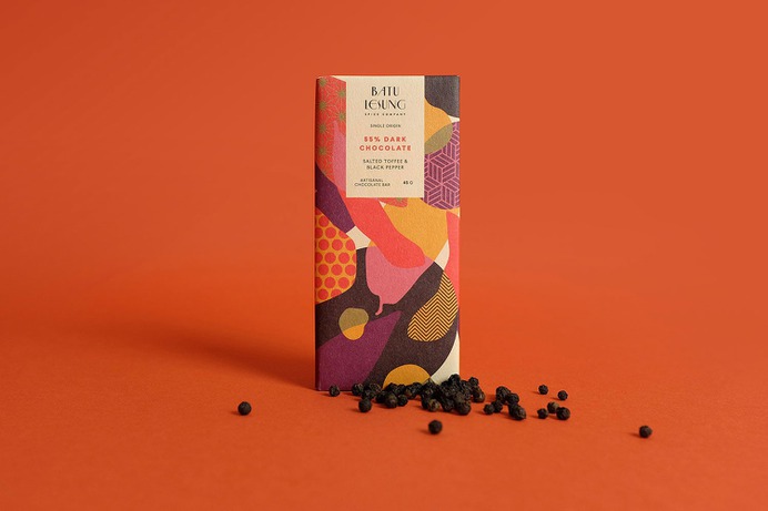 Batu Lesung Chocolate Bar - Mindsparkle Mag Darling Visual Communications designed the packaging for Batu Lesung Chocolate Bar. Artisanal, bean to bar, single origin chocolate crafted with love. #logo #packaging #identity #branding #design #color #photography #graphic #design #gallery #blog #project #mindsparkle #mag #beautiful #portfolio #designer