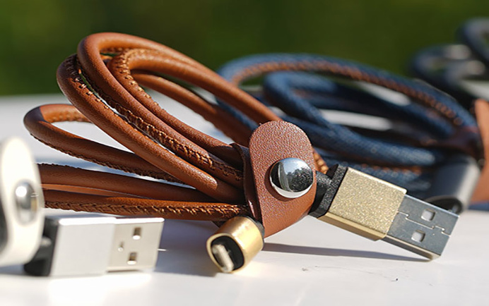 The LMcable offers users of Apple and Android #products a way to charge both types of #devices with only one cord. LMcable is the common #co