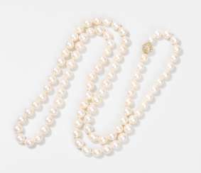 Culture Pearl And Diamond Sautoir
