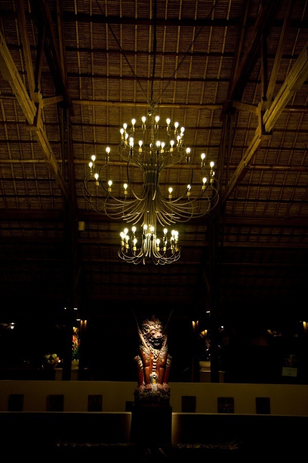 showcase #gallery #infected #statue #demon #light