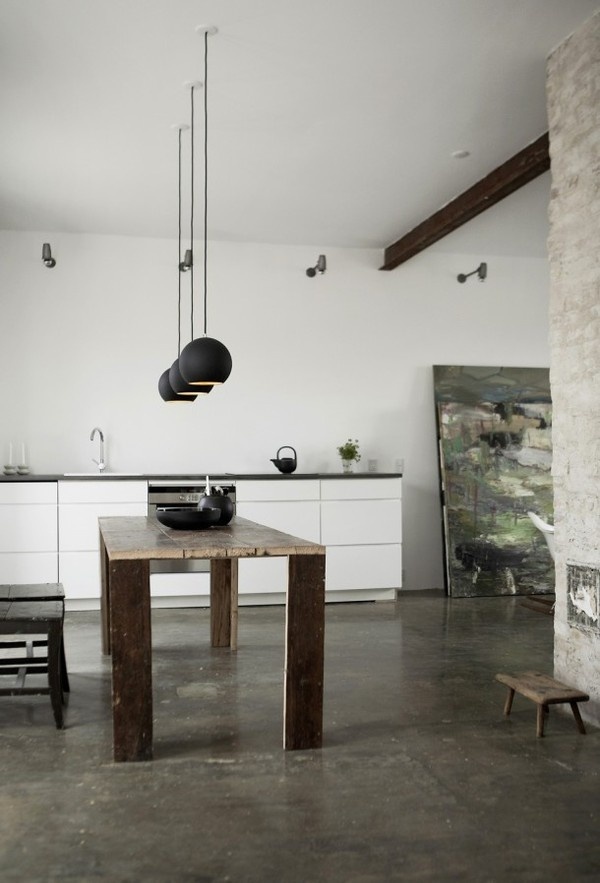 Rustic dining table #interior #house #modern #rustic #architecture #studio #art #paintings #artist