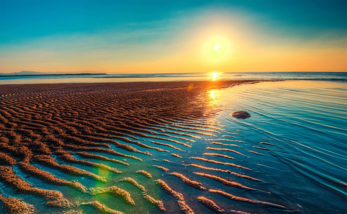 "Feet In The Sand" by Yuki Iwaoka #Photography #HDR #Wallpaper #Landscape