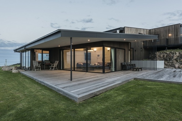 Modern Home Designed with Outdoor Views in Mind - Freshome.com