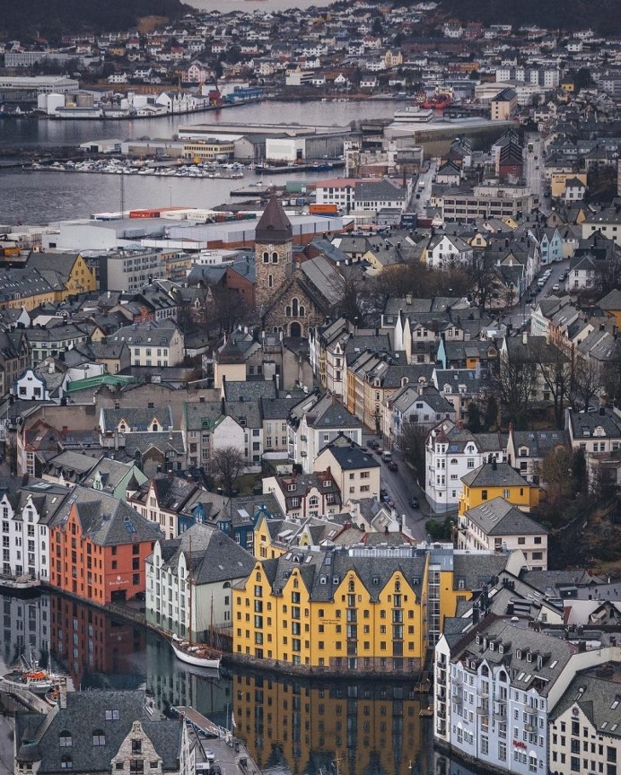 Stunning Travel Scenes by Johannes Hulsch