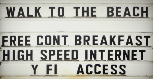 _CA __california ___walk to the beach, free cont breakfast, high speed internet PHOTOGRAPHIE © [ catrin mackowski ]