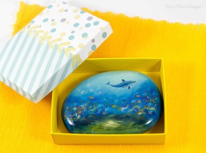 Miniature Oil Paintings on Stones by Yana Khachikyan