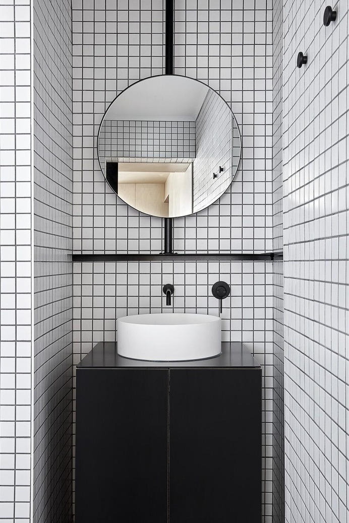 Itinerant Richmond: Micro Apartment Renovation in Melbourne