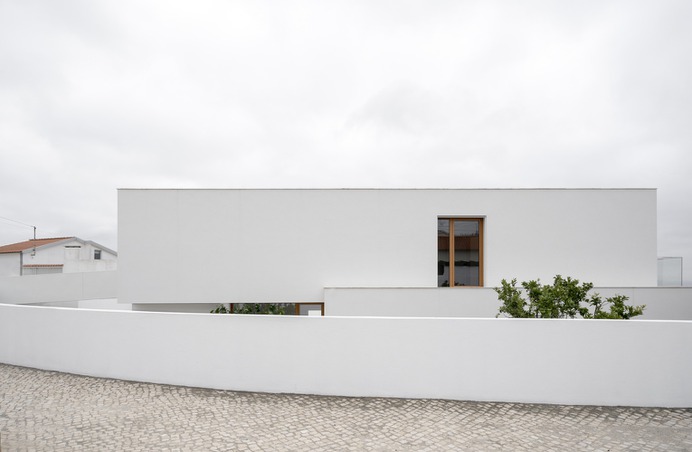 House SP by Gonçalo Duarte Pacheco