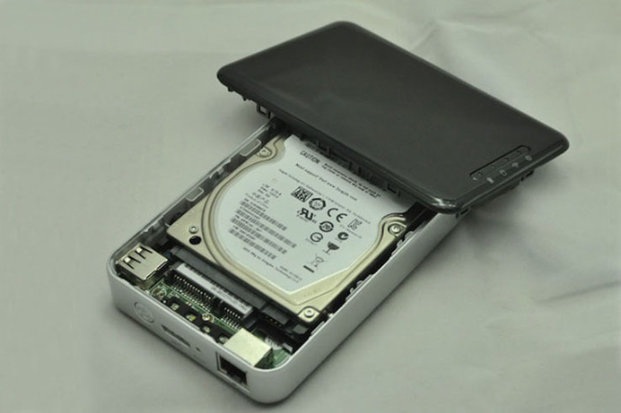 Air Space One is a pocket-sized email #server that protects your information and gives you instant access to your files wherever you are. #p