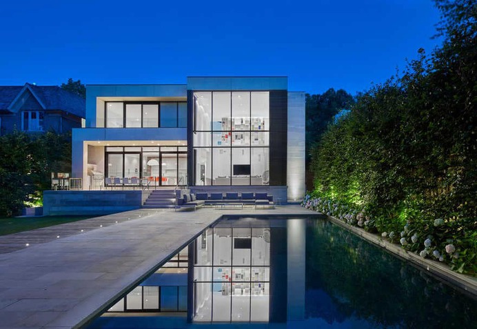 A Contemporary Oasis in a Traditional Toronto Community