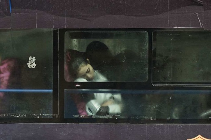 Candid Street Photography by Zhang Jia Wu