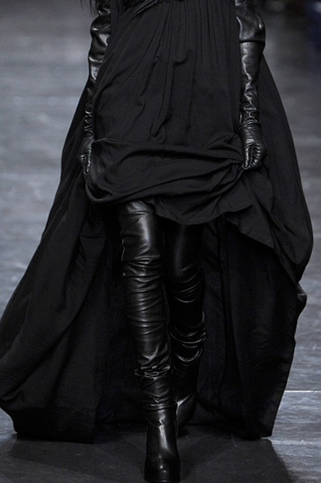the-moth-princess: Ann Demeulemeester Autumn/Winter 2011 #ann