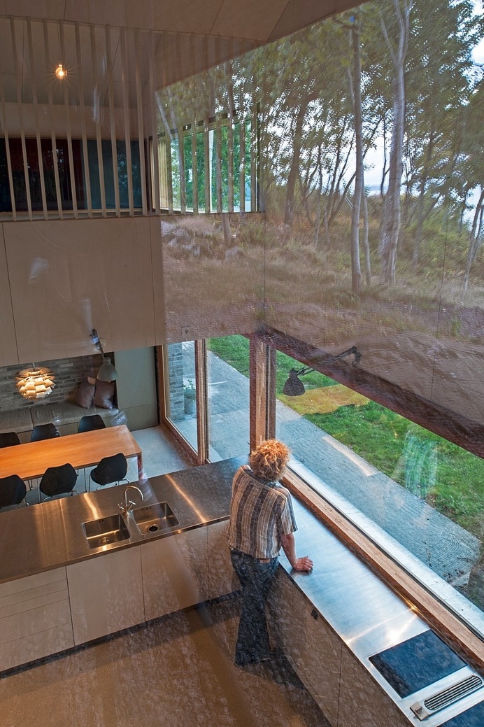 Schjelderup Trondahl Architects Have Designed a Family House on the Edge of a 120m Vertical Cliff