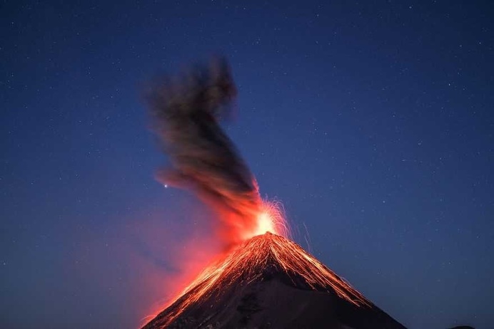 Albert Dros Captured Volcano Erupting Under The Milky Way In Guatemala