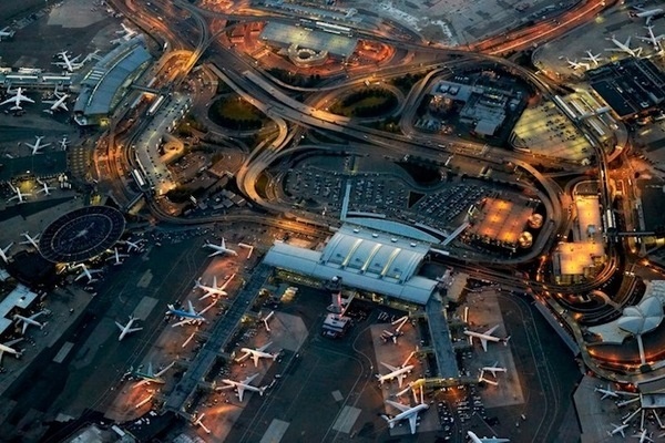 CJWHO ™ #design #photography #plane #art #airport
