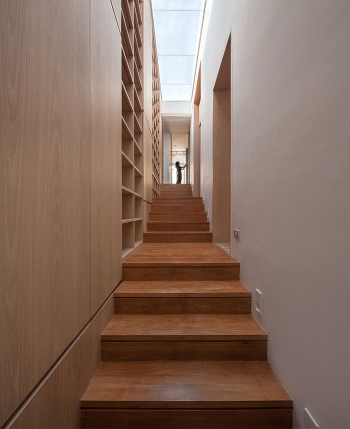 Multifunctional Home That Combines Several Activities in One Area - InteriorZine