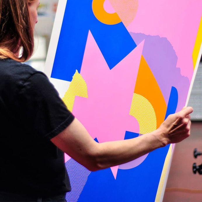 We really like the way these colors blend. 3 color screenprint on #olinpaper #screenprinting #screenprint #printmaking #printisnotdead #printmakers #silkscreen #printstudio #printspotters #serigraphy #print #design #diy #printart #screenprintinglife #printedmatter #print #design #diy