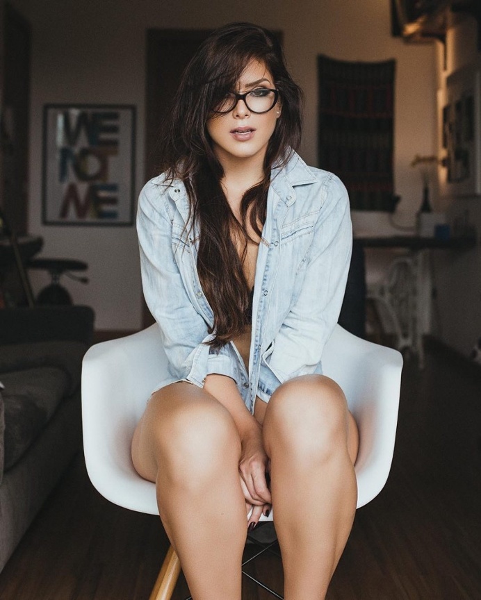 Beautiful Female Portraits by Wesley Banzaroli
