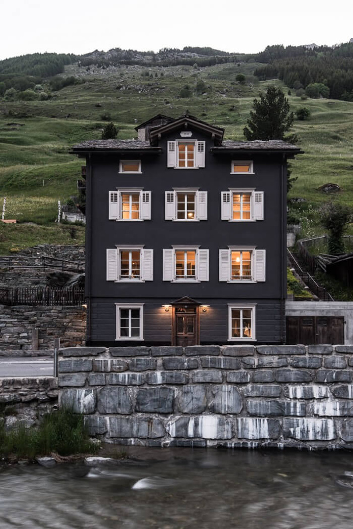 Brücke 49, Vals in Switzerland – photo Martin Kaufmann