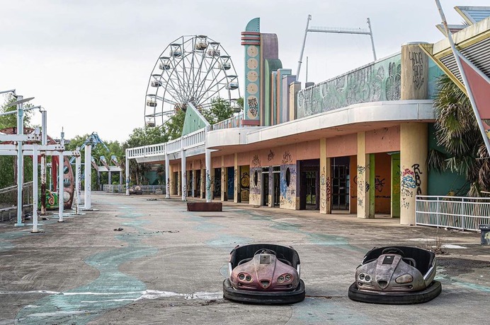 Stunning Abandoned Photography by Bob Thissen