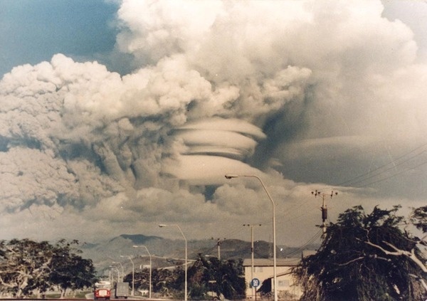 Pinatubo_cloud.jpg (940×663) #pinatubo #volcano #1991