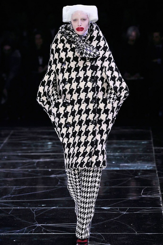 Alexander McQueen: Fall 2009 | Sgustok Design