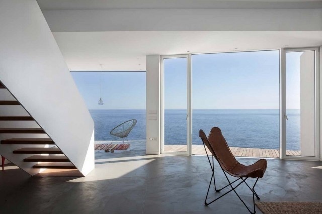 Geometric House with Several Points of View