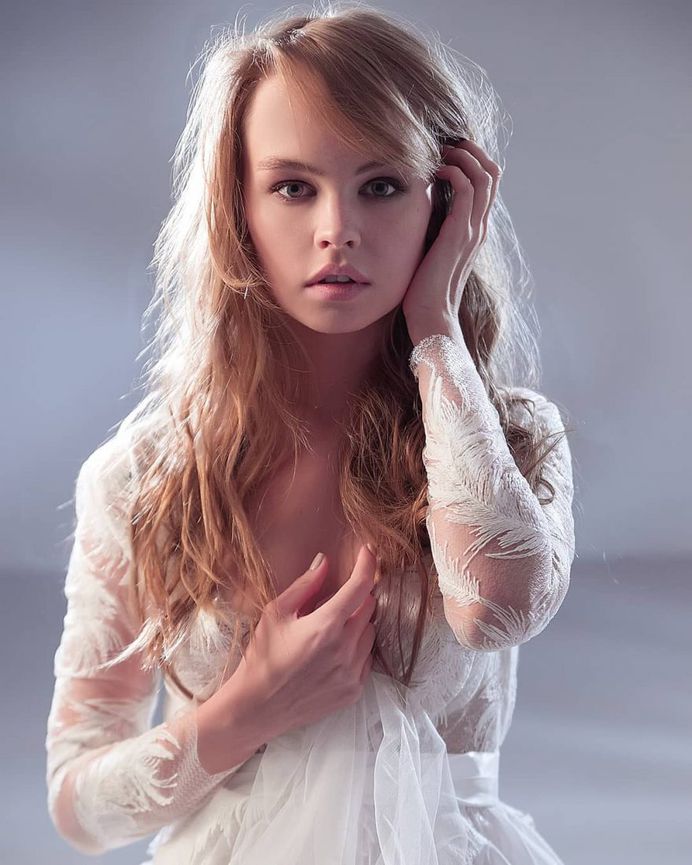 Beautiful Female Portrait Photography by Daria Klepikova