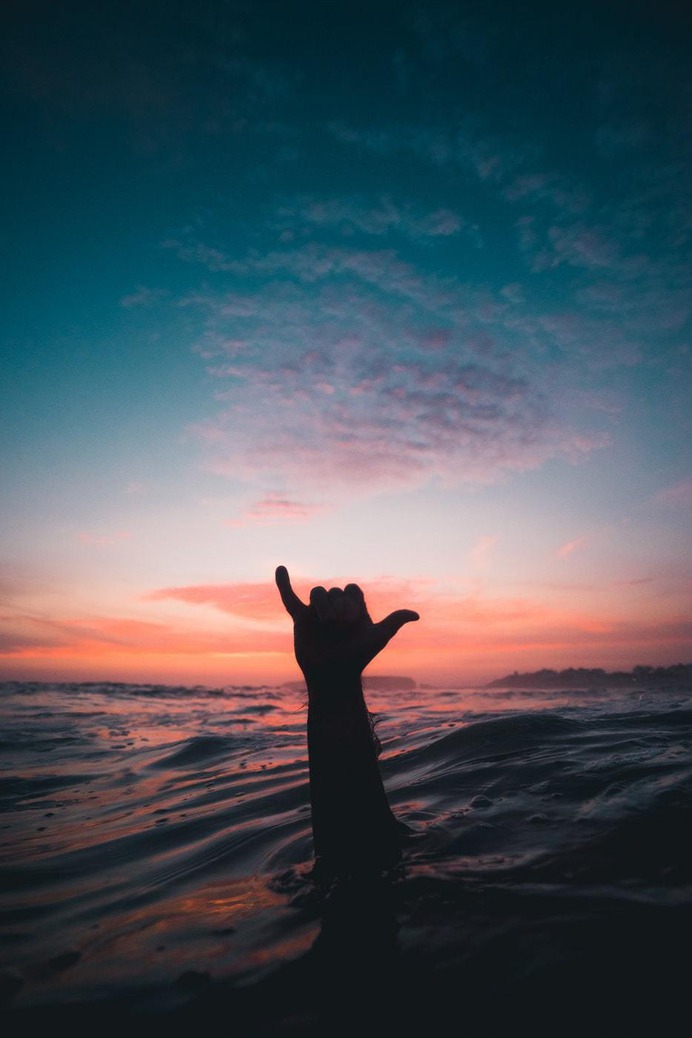 Whoever possesses the faculty of seeing beauty does not age. Quem possui a faculdade de ver a beleza, não envelhece. Franz Kafka