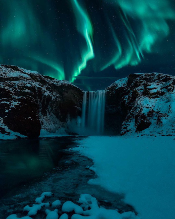 Mikkel Beiter Captures Majestic Northern Lights in Iceland