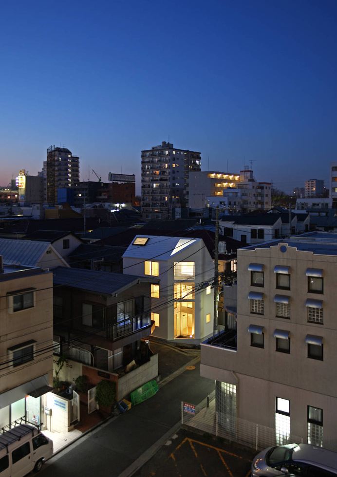 Two-Family House in Hachimanyama