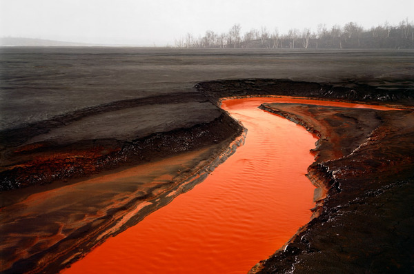 Edward Burtynsky TAILINGS Web Gallery #burtynsky #tailings #pond #environment #photography #pollution