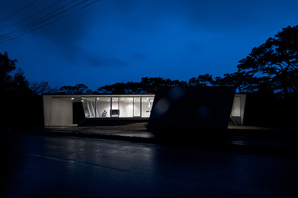 Banna House by Noriyoshi Morimura Architect & Associates #minimalist #house