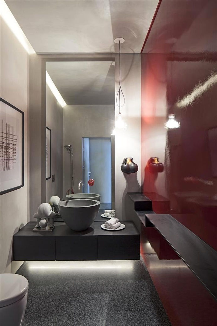 The Art Collector Penthouse / Pitsou Kedem