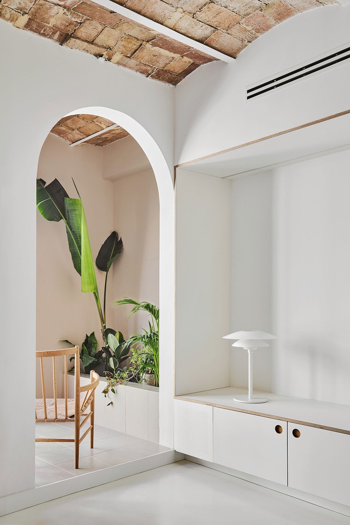 Joan Blanques by Allaround Lab