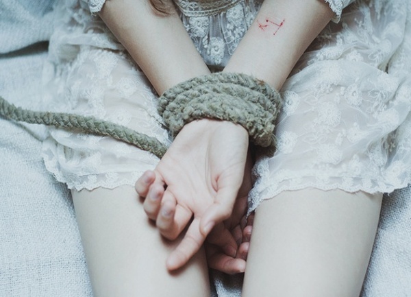 Photography Blog: Photography by Laura Makabresku #inspiration #photography #portrait