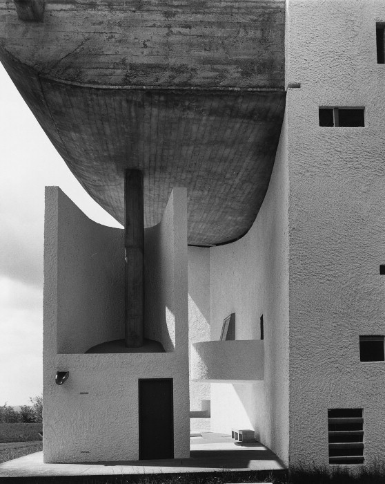 mymoose: Ronchamp, Le Corbusier #lines #white #concrete #architecture #minimal #minimalist