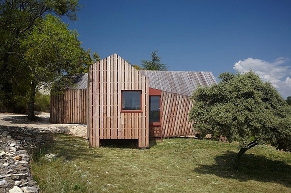la-cabotte-vineyard-by-h20-architectes-1 #h2o #france #architects #wood #architecture #vineyard