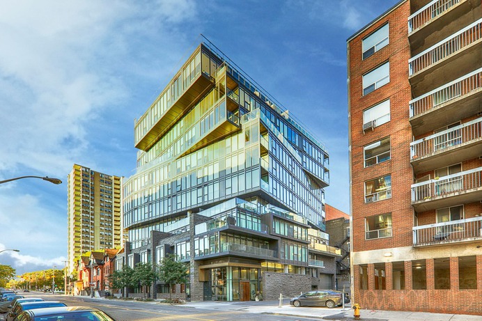 12 Degrees at 27 Beverley St & 15 Beverley St. This condo is located in Downtown, Toronto - image #1 of 4 by Strata.ca