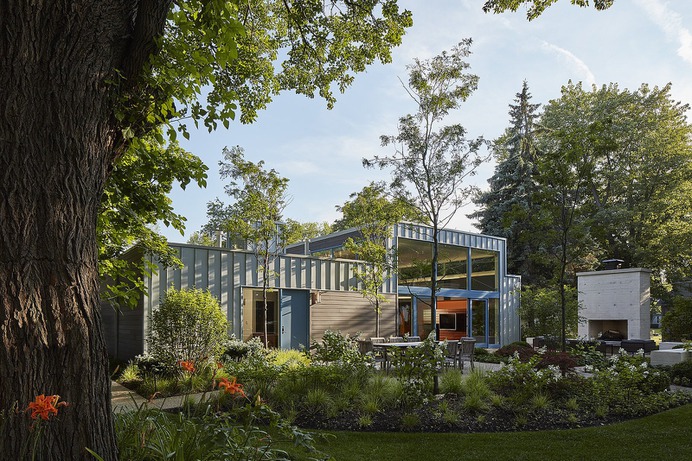 Courtyard residence Kuklinski + Rappe Architects Chicago exterior landscape