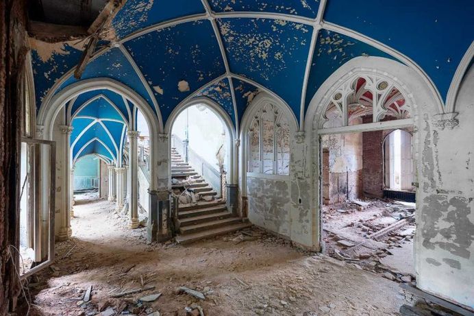 Nicola Bertellotti Explores Fascinating Abandoned Castles Across Europe