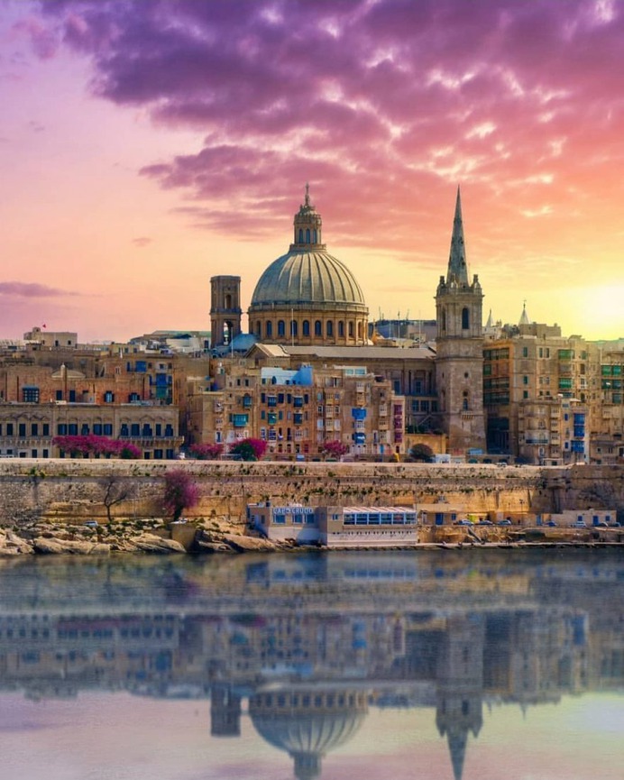 Magical Cityscapes and Street Photography by Gregory Komninellis