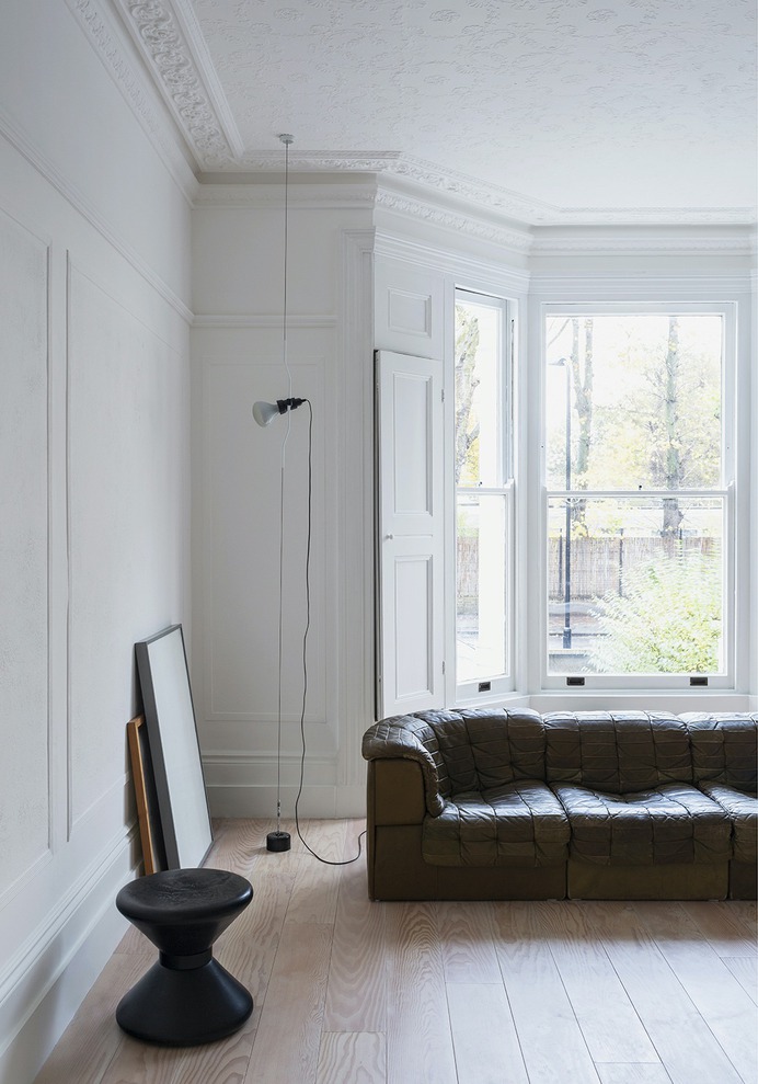 Cazenove Road by Morales Finch