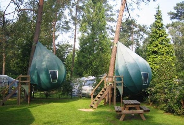 Looking for camping with luxury, nature and beauty in mind, these hanging tree tents shaped like dew-drops are just right for you! #design #camping #travel #product #industrial #outdoor