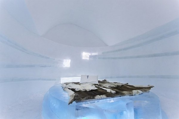 Ice art hotel with modern suite #hotel #ice #art