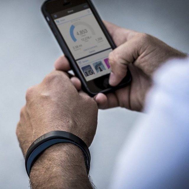 Vivosmart Activity Tracker by Garmin #tech #flow #gadget #gift #ideas #cool