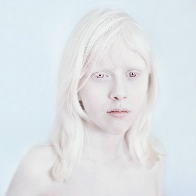 Snow White by Sanne De Wilde #inspiration #photography #art #fine