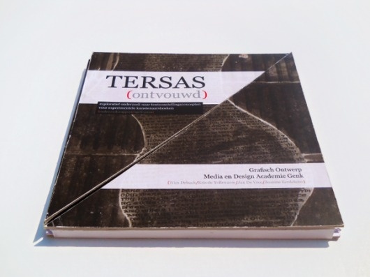 Tersas ontvouwd on the Behance Network #design #graphic #book #exhibition #tersas #triangles #artist