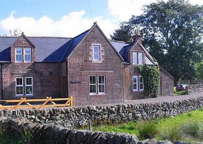 Urban Escapes in Scotland - Ghillie's Cottage